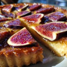 Elegant Fig and Honey Tart – Simple Yet Stunning Dessert