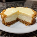 Mini cheesecake with biscuit base