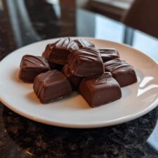 5-Minute Mini Dark Chocolate Bites: Irresistible Bliss in Every Bite