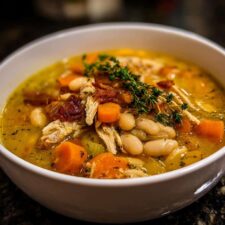 Cozy One-Pot White Bean Soup Recipe for 4 Hearty Bowls