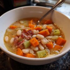 Cozy Winter White Bean Soup Recipe - 5-Star Comfort in 30 Minutes