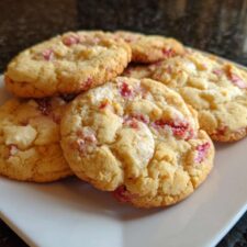 25-Minute Strawberry Cheesecake Cookies That Melt Hearts