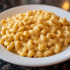 Creamy One Pot Mac and Cheese Ready in Just 20 Minutes