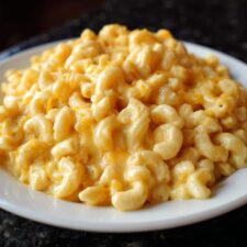 Creamy Stovetop Mac and Cheese Ready in Just 15 Minutes