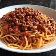 Unbelievably Easy Spaghetti Bolognese Recipe in 30 Minutes